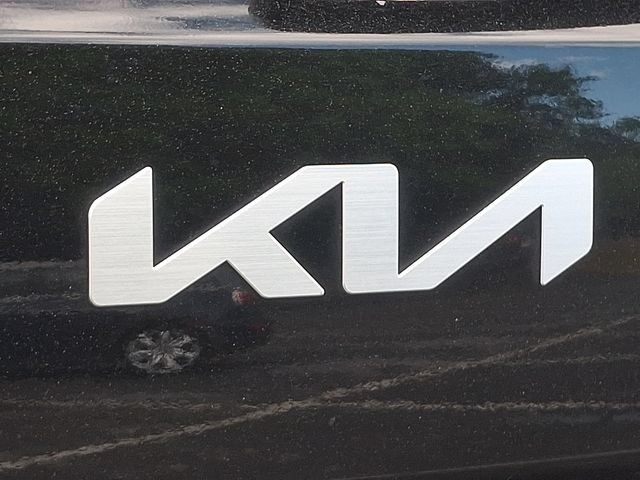 Used 2024 Kia Soul LX w/ Option Group 015 FWD image 30
