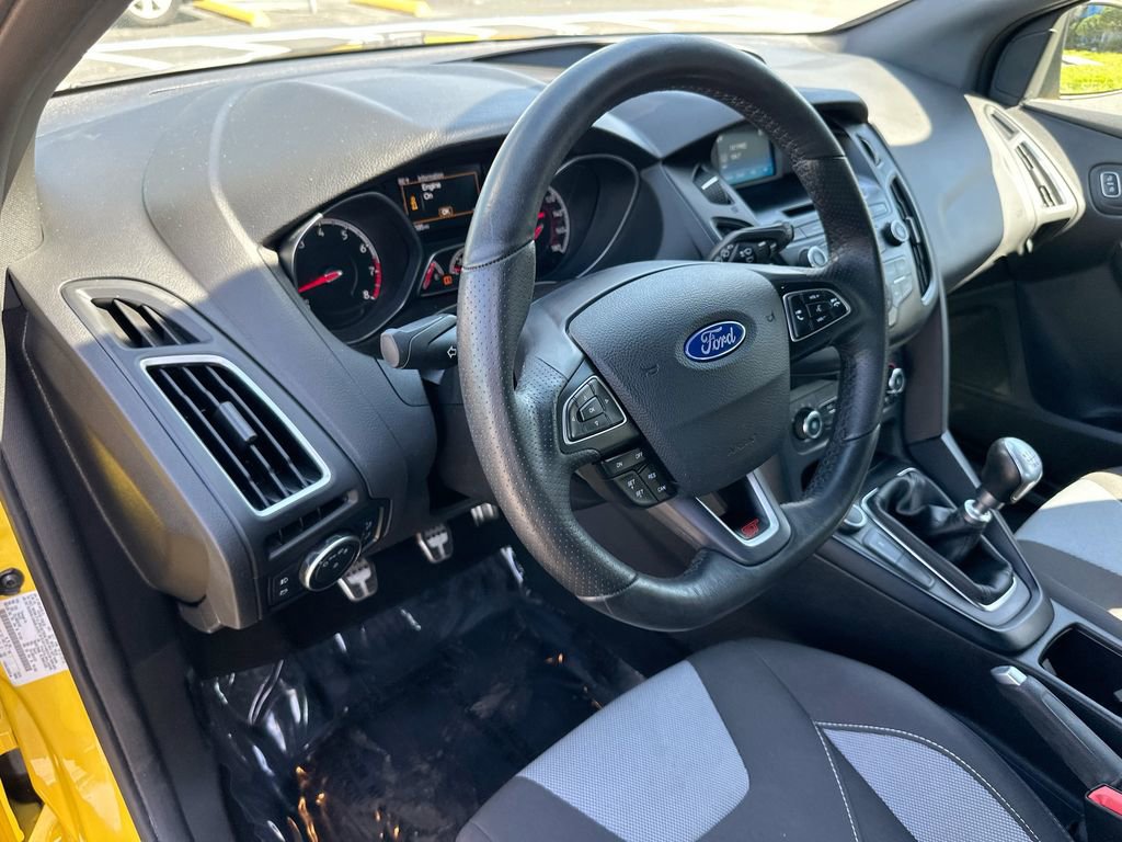 Used 2017 Ford Focus ST image 10