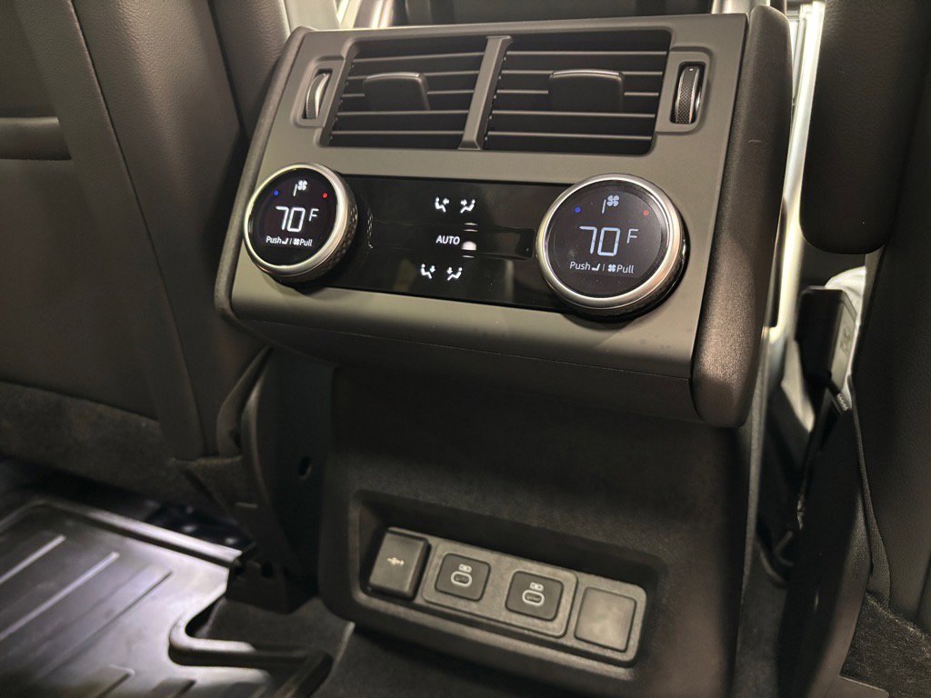 New 2025 Land Rover Discovery Dynamic SE AWD/4WD image 38