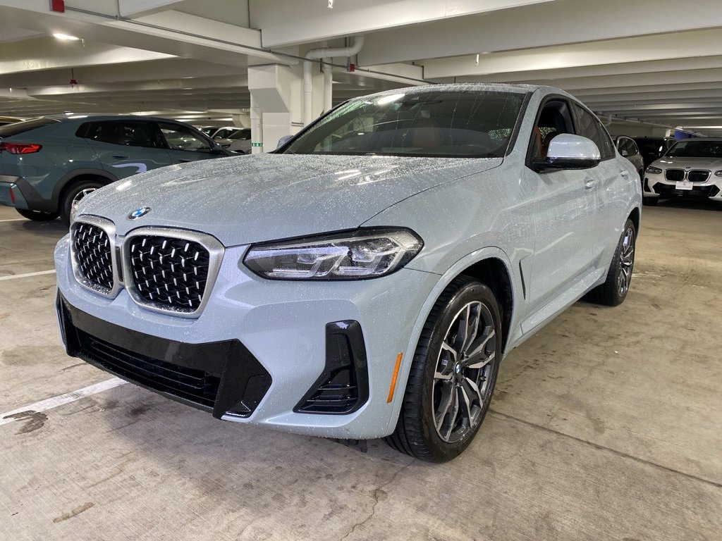 Used 2022 BMW X4 xDrive30i w/ M Sport Package 2