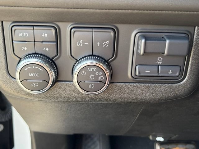 Used 2024 GMC Yukon XL Denali Ultimate AWD/4WD image 26