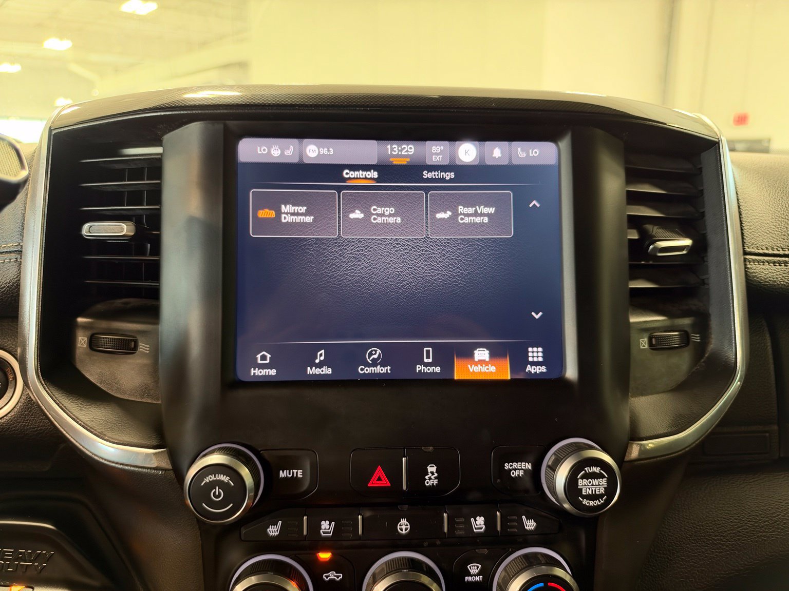 Used 2022 RAM 2500 Laramie w/ Night Edition AWD/4WD image 31