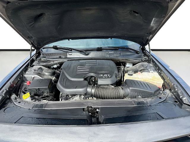 Used 2022 Dodge Challenger SXT w/ Driver Convenience Group image 21