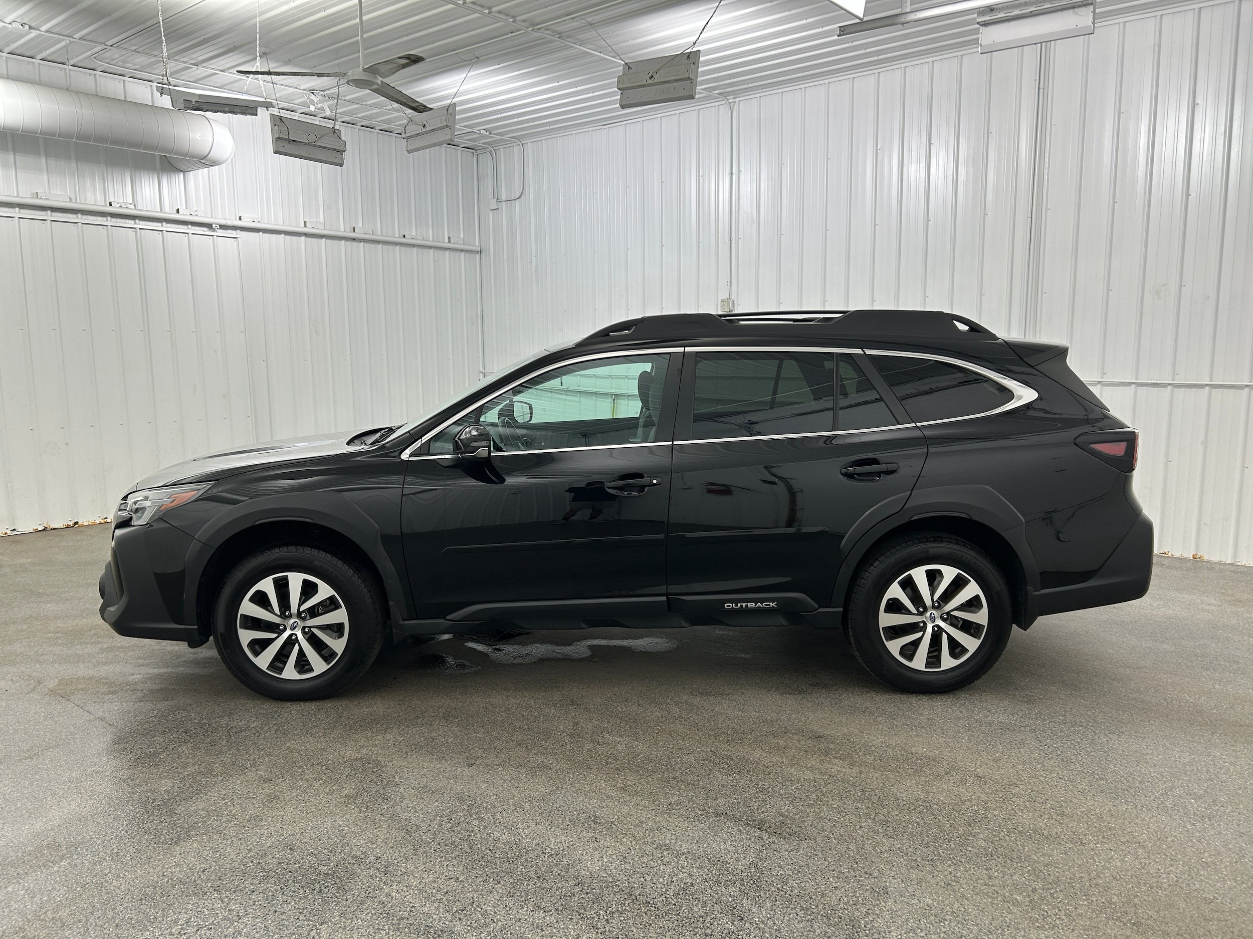 Used 2023 Subaru Outback Premium AWD/4WD image 21