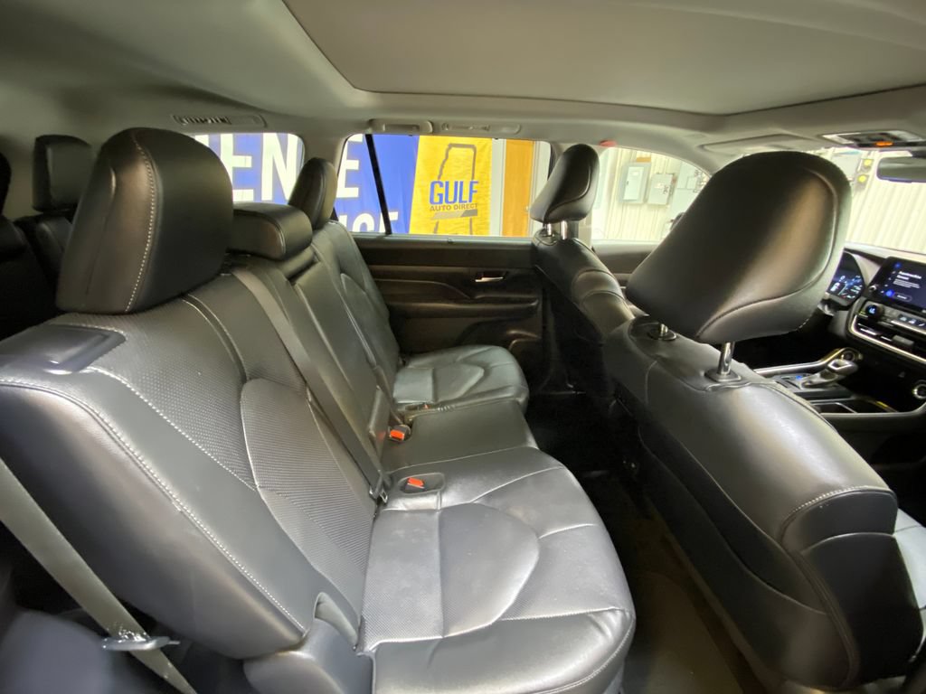 Used 2025 Toyota Grand Highlander FWD image 27