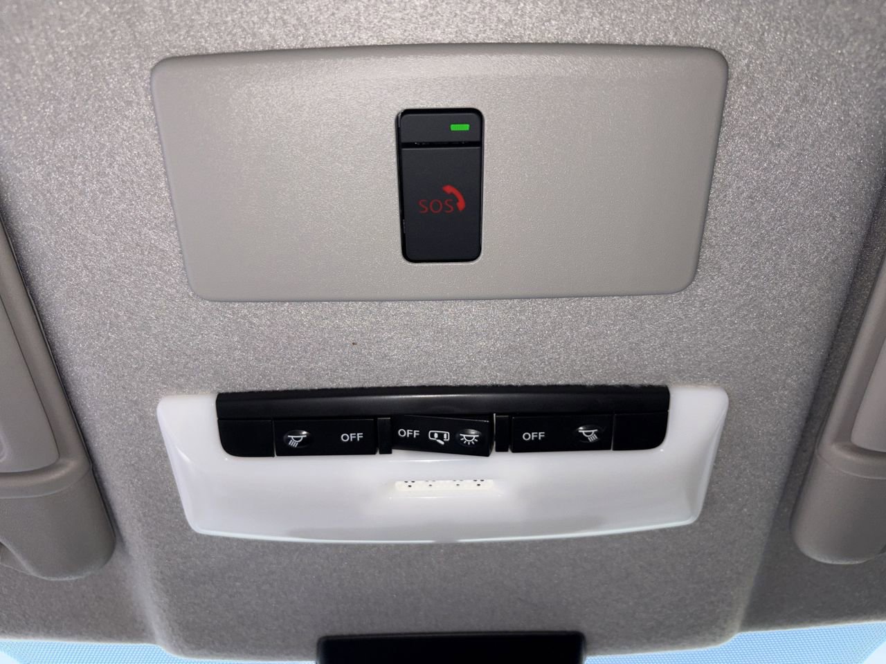 Certified 2024 Nissan Kicks SR w/ SR Premium Package FWD image 20