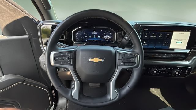 Used 2025 Chevrolet Silverado 1500 LT AWD/4WD image 12