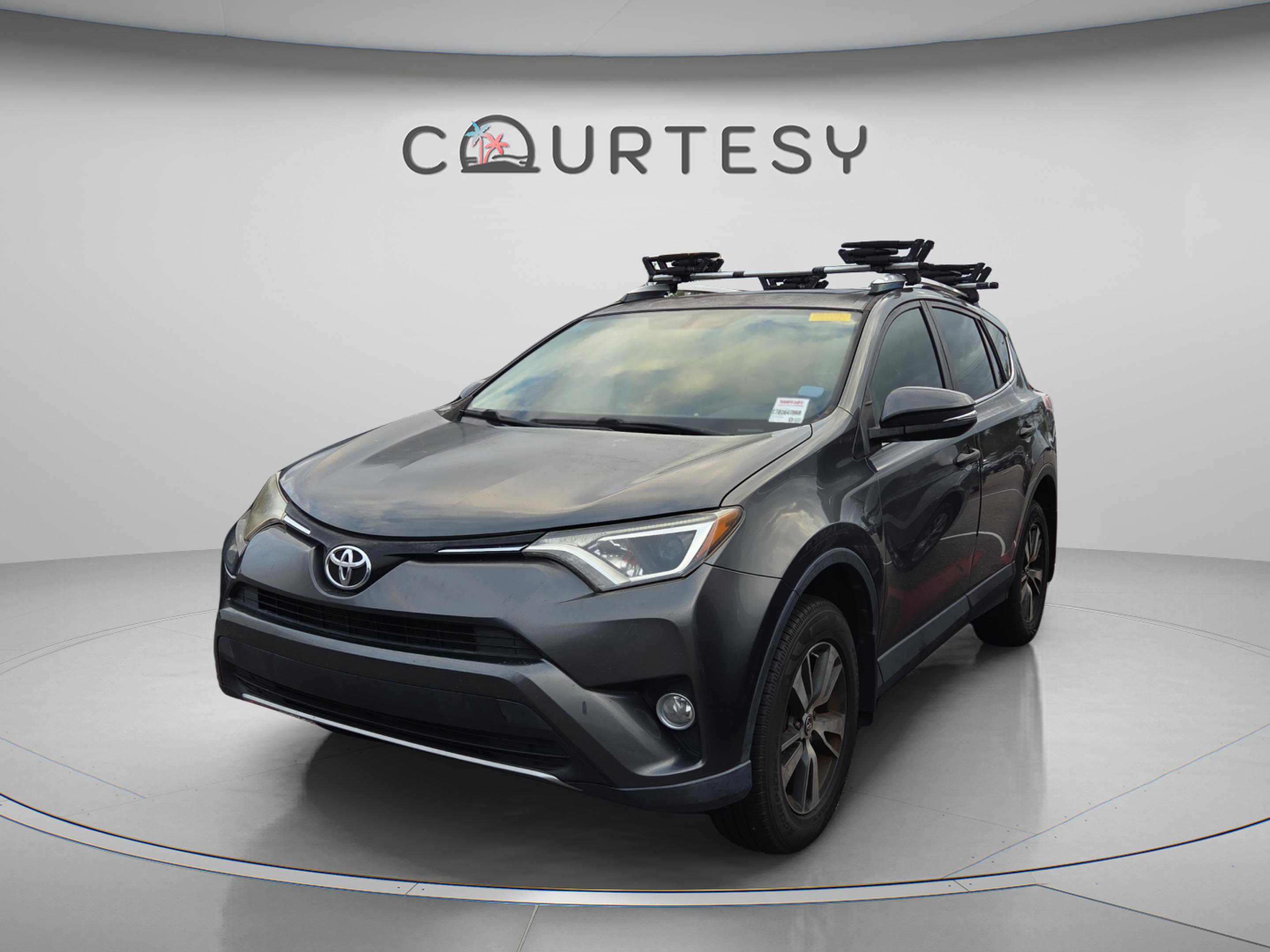 Used 2016 Toyota RAV4 XLE image 1
