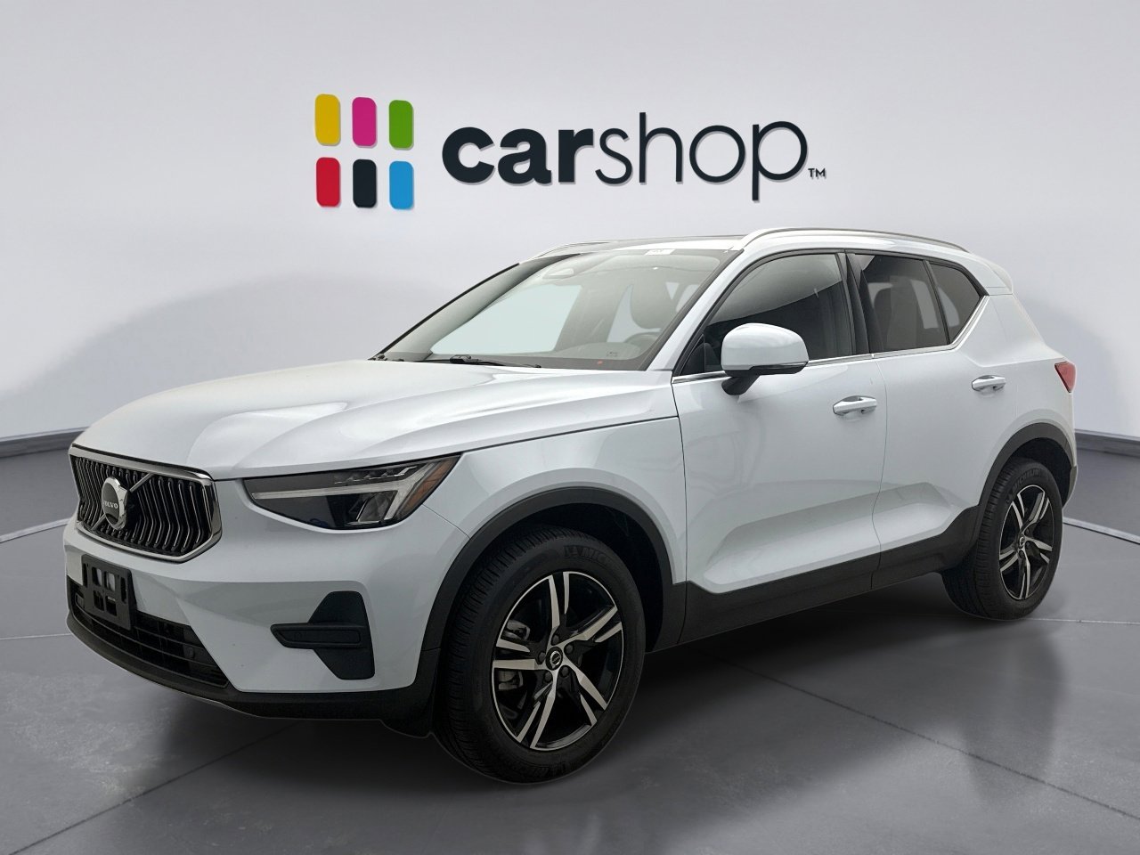 Used 2025 Volvo XC40 B5 Core