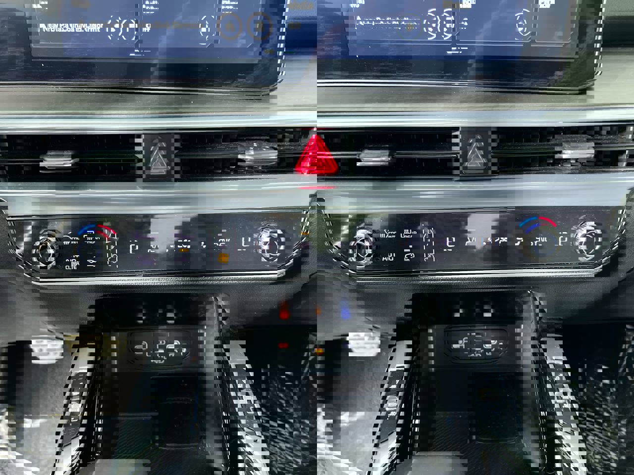 Certified 2025 Kia Sorento SX Prestige image 24