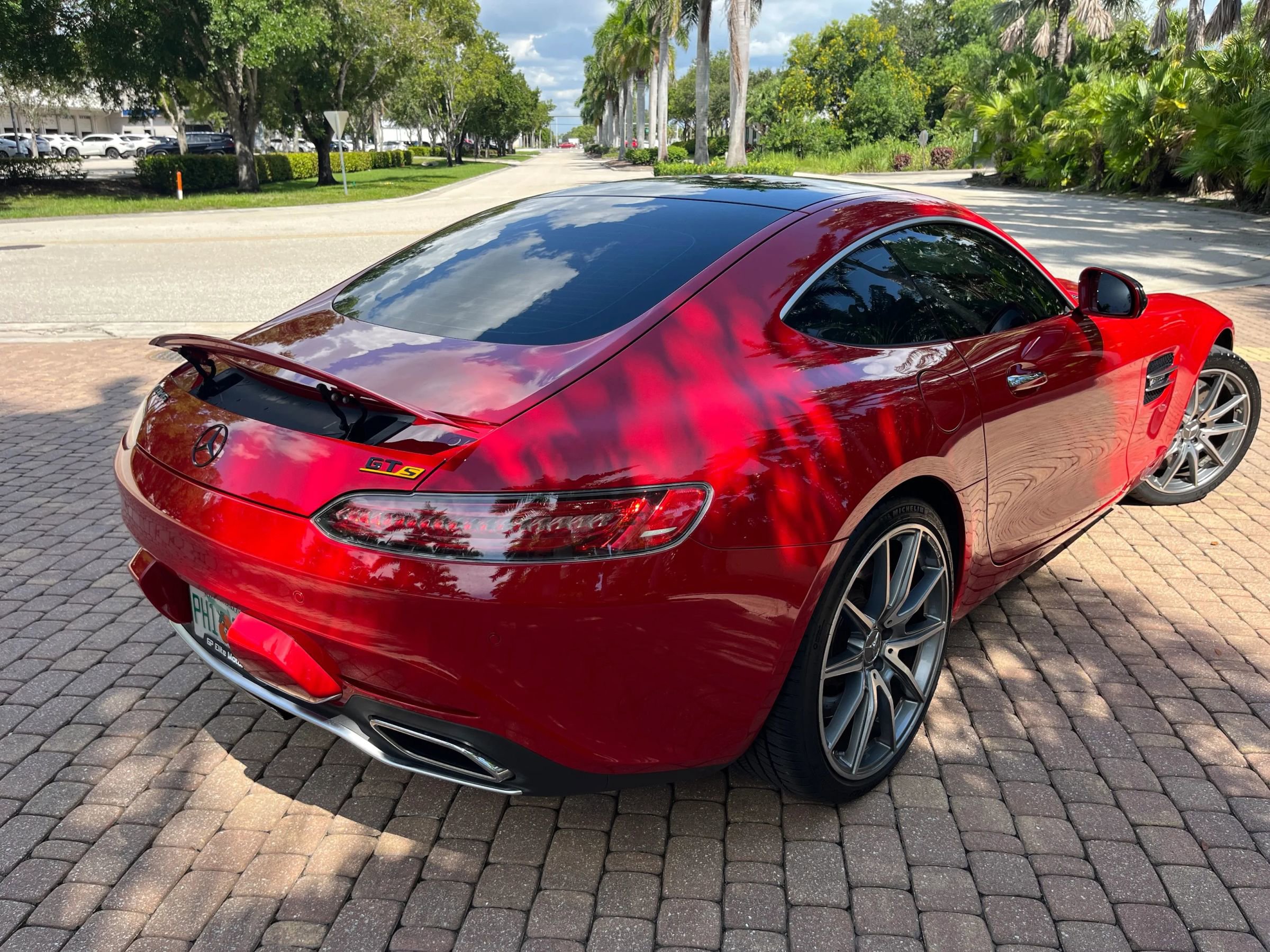 Used 2016 Mercedes-Benz AMG GT S image 4