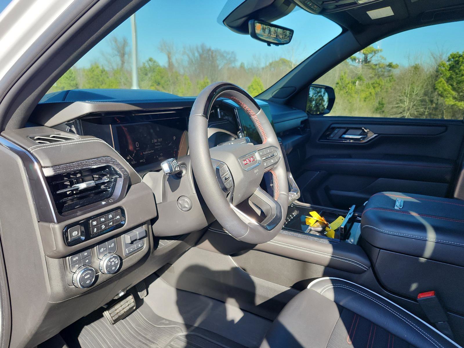 Certified 2025 GMC Yukon AT4 Ultimate w/ LPO, Floor Liner Package image 18