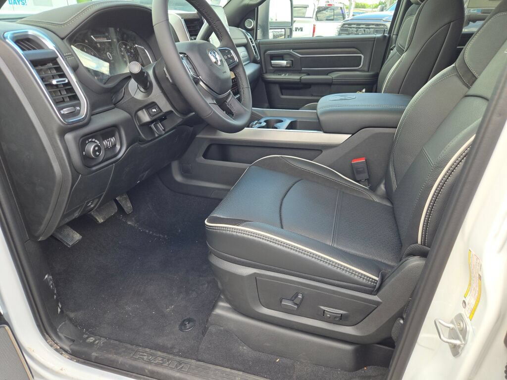 New 2026 RAM 2500 Laramie AWD/4WD image 28