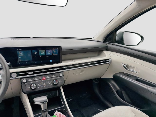 Used 2025 Hyundai Tucson SE FWD image 22
