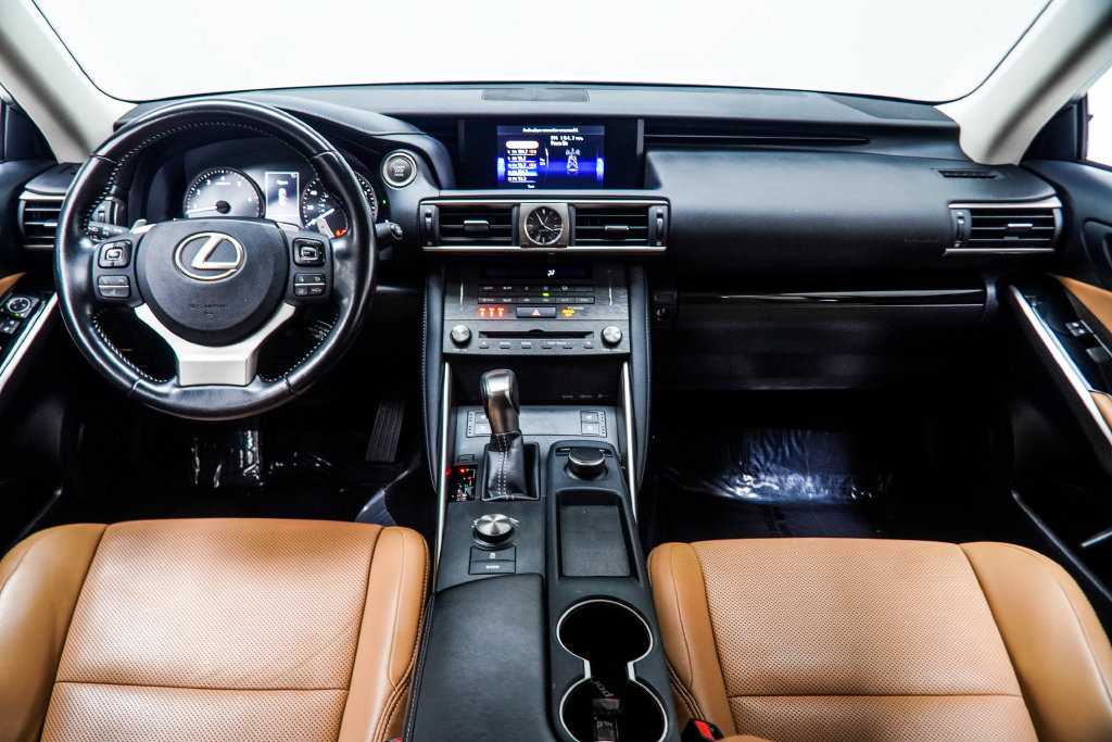 Used 2020 Lexus IS 300 AWD w/ Premium Package image 5