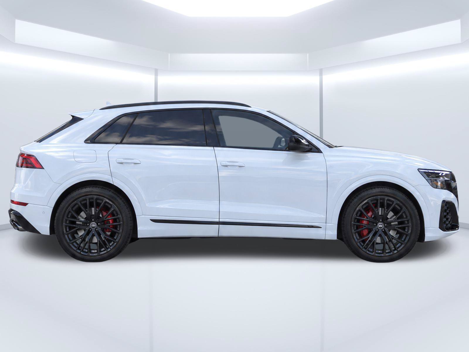 Used 2026 Audi SQ8 Premium Plus w/ S Sport Package AWD/4WD image 8