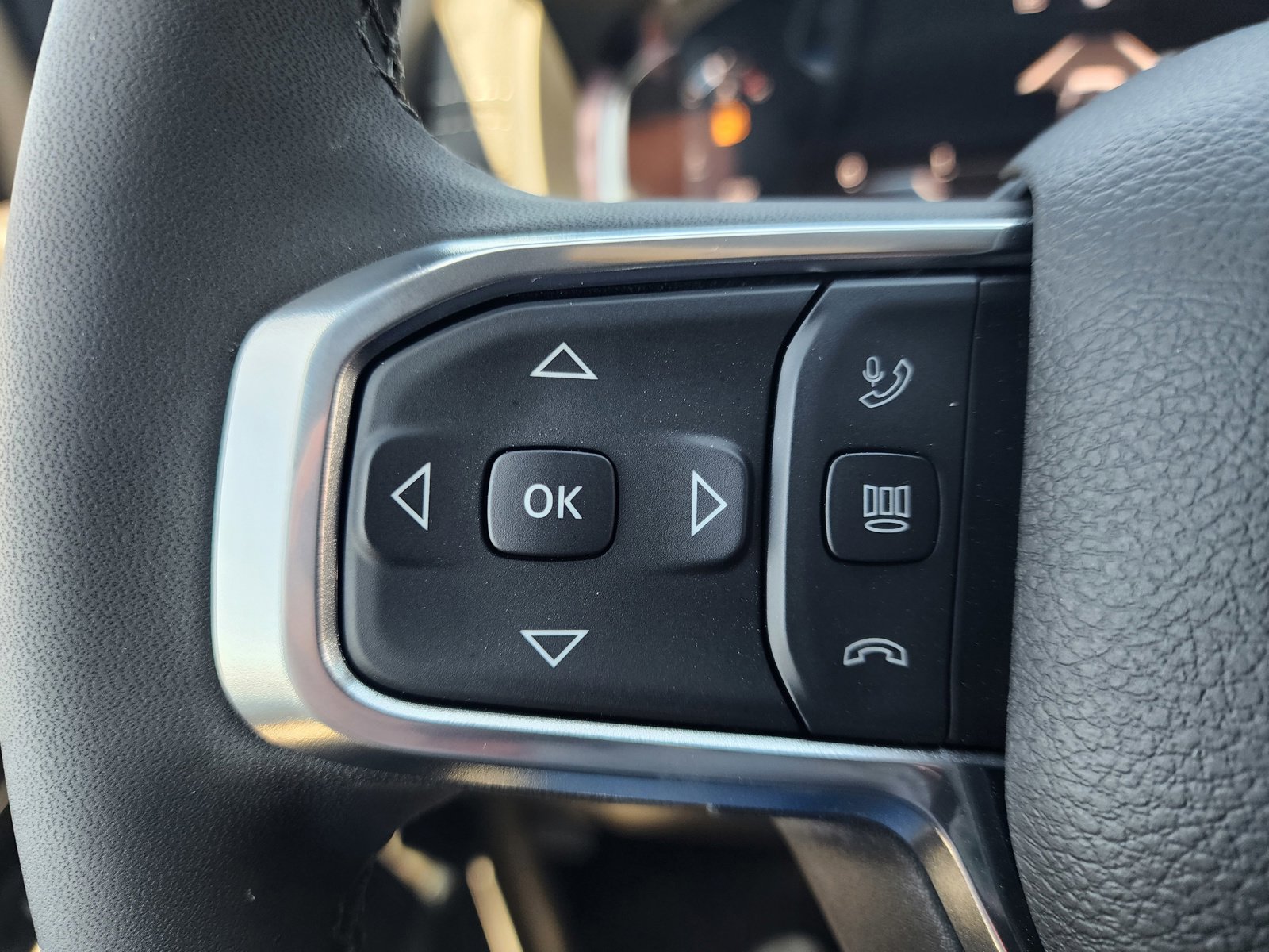 New 2026 RAM 2500 Laramie AWD/4WD image 16
