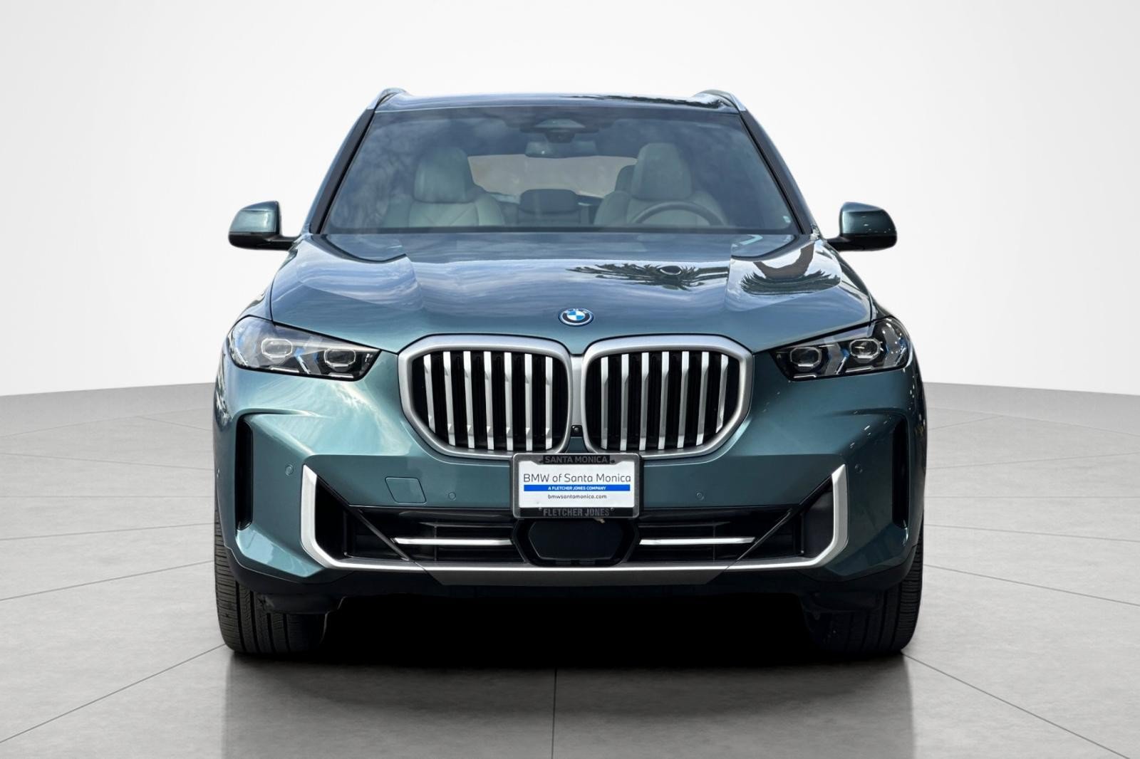 Used 2025 BMW X5 xDrive50e w/ Premium Package AWD/4WD image 8