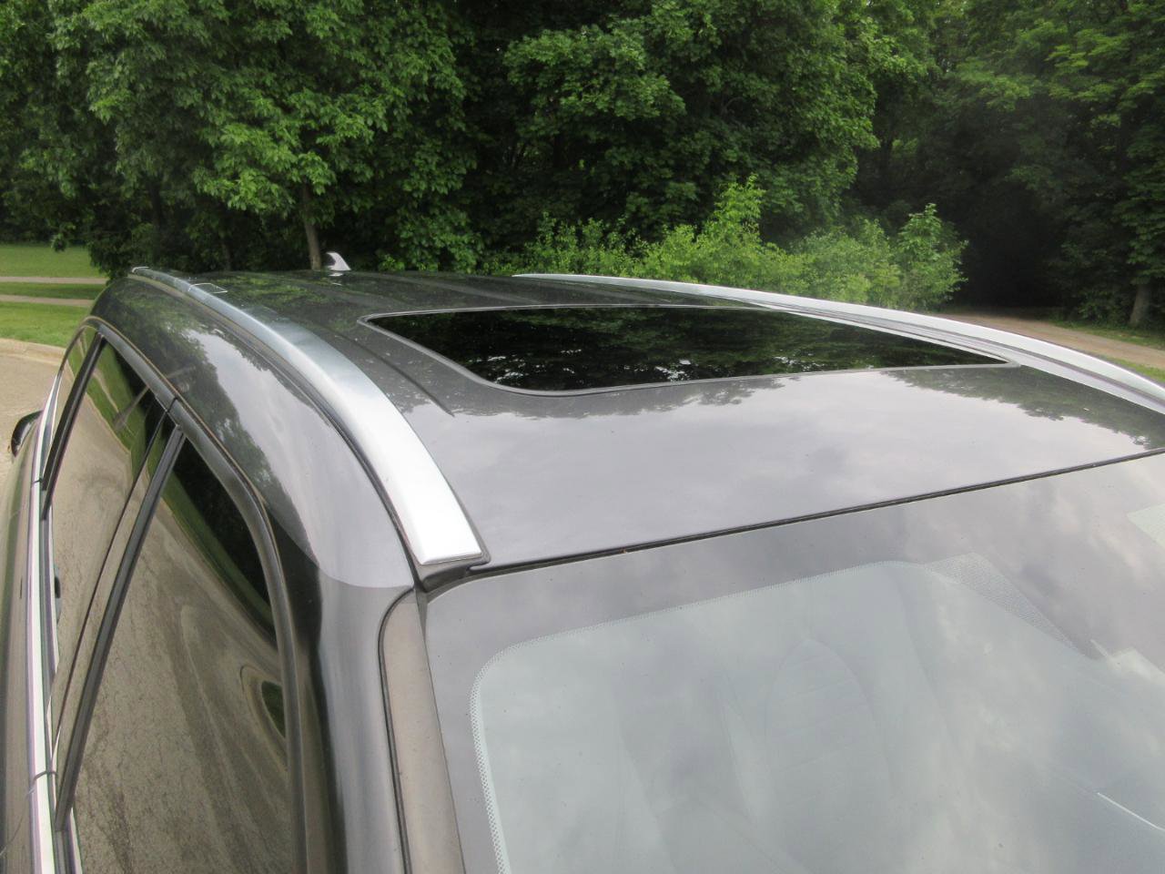 Used 2021 Toyota Highlander XLE FWD image 17