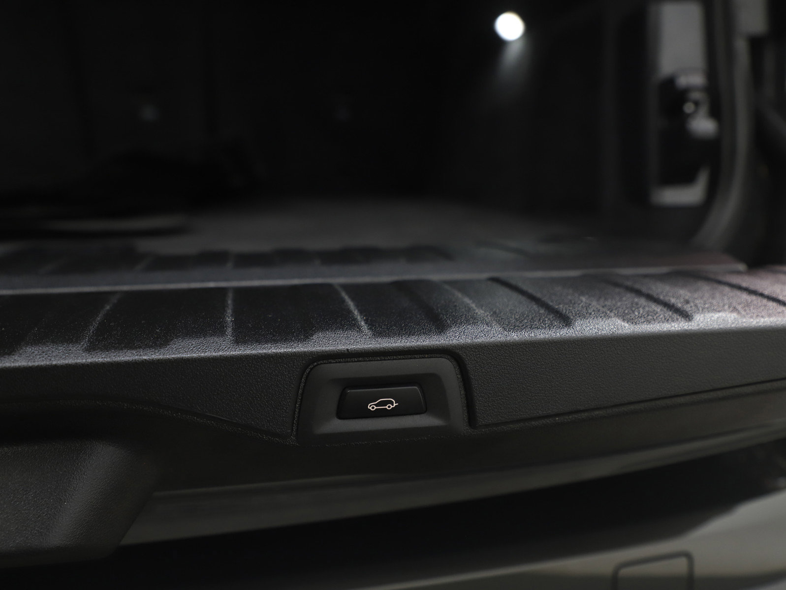 Used 2022 BMW X5 M50i image 13