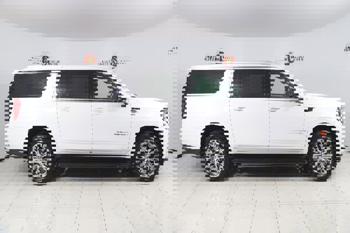 Used 2021 GMC Yukon XL Denali w/ Advanced Technology Package image 2