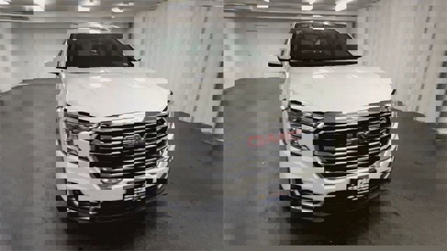 Certified 2024 GMC Terrain SLT image 3