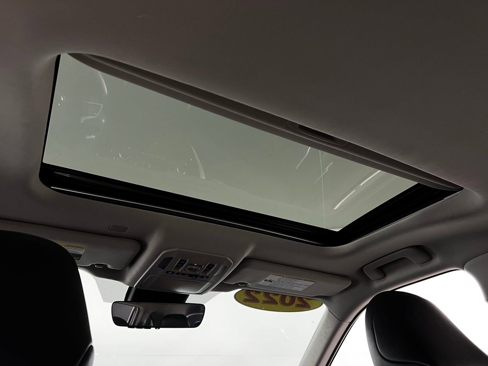 Used 2022 Toyota Highlander XLE FWD image 26