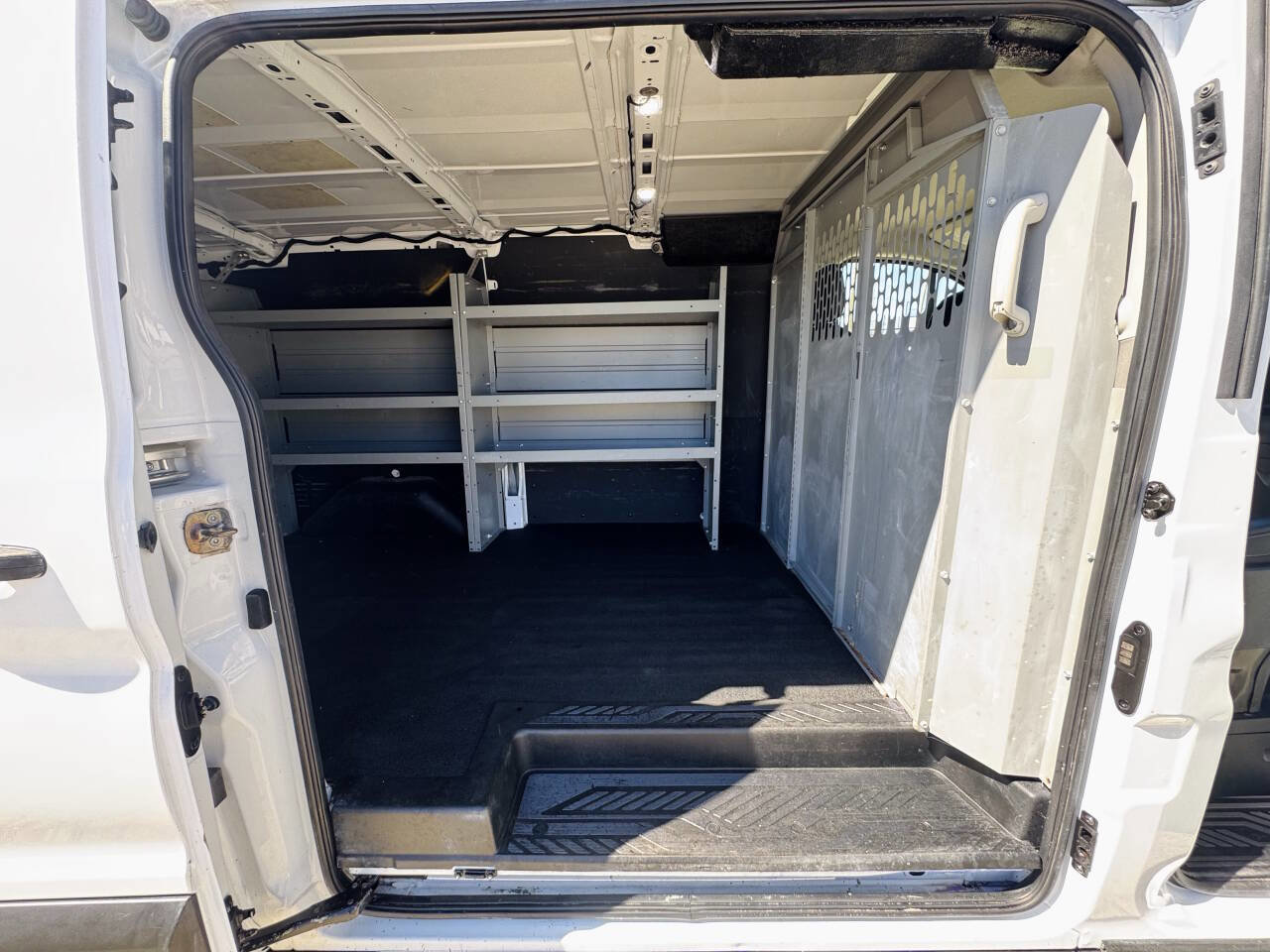 Used 2022 Ford Transit 150 350 3dr SWB Medium Roof Cargo image 13