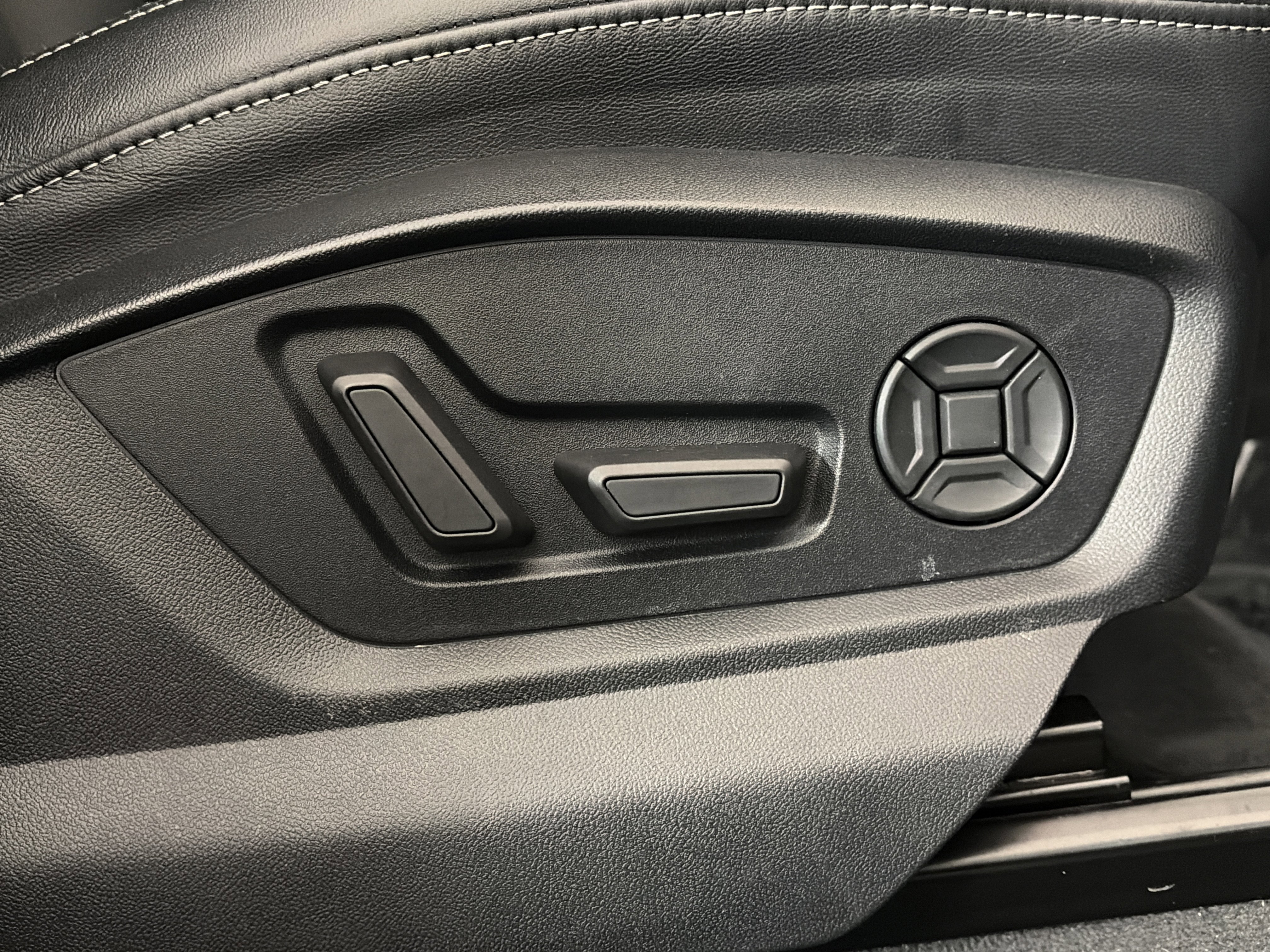 Used 2020 Audi Q8 Premium Plus image 47