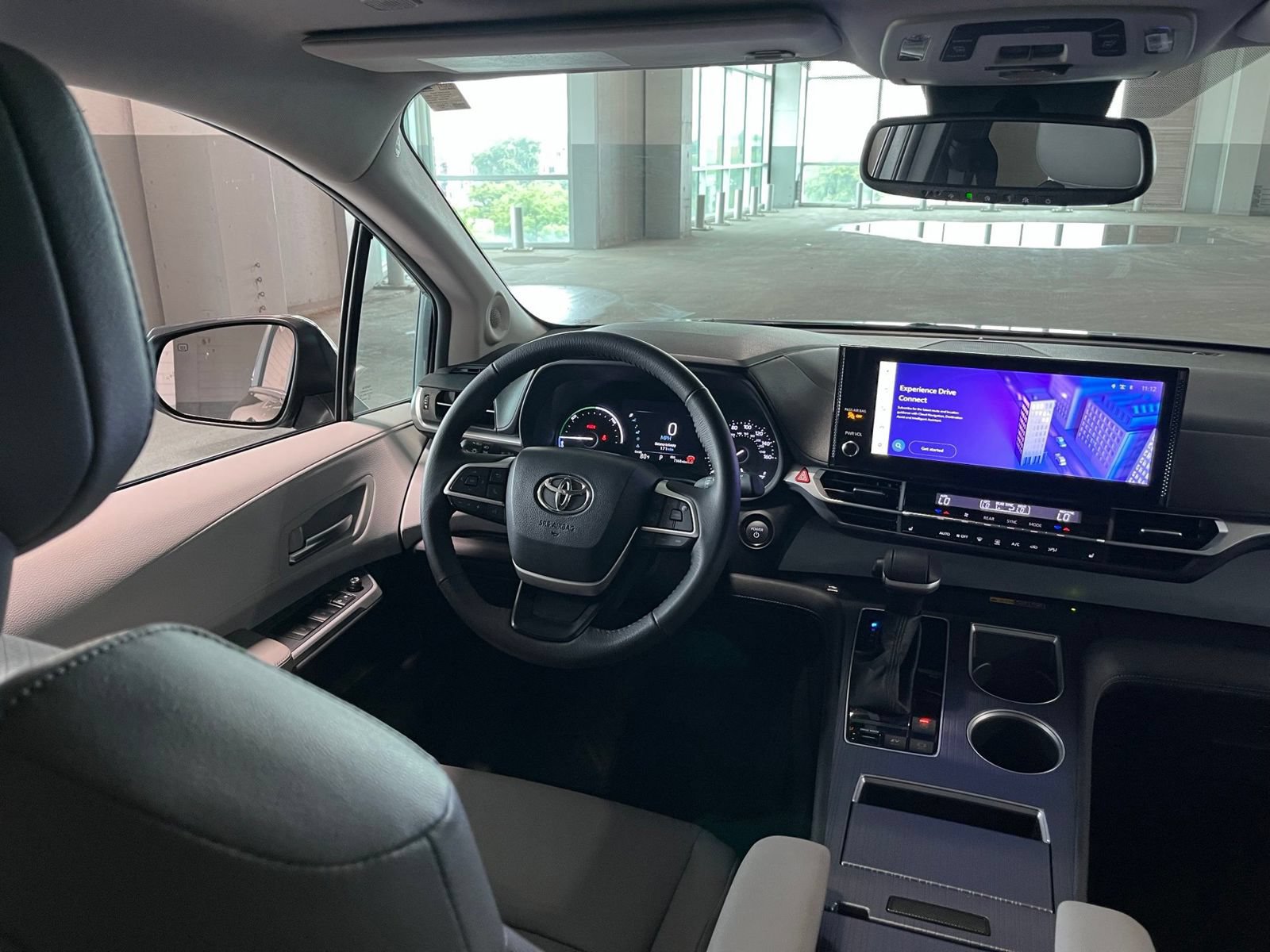 Used 2025 Toyota Sienna XLE w/ XLE Plus Package AWD/4WD image 39