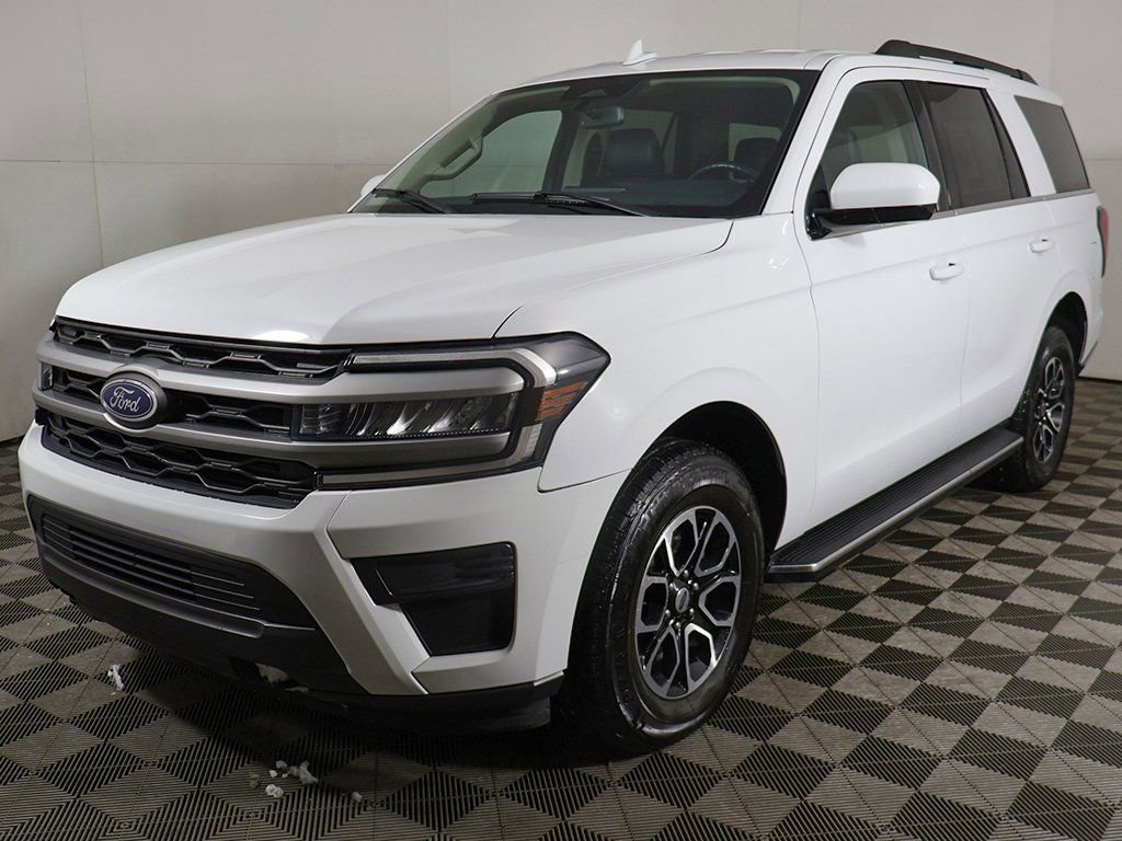 Used 2023 Ford Expedition XLT image 10