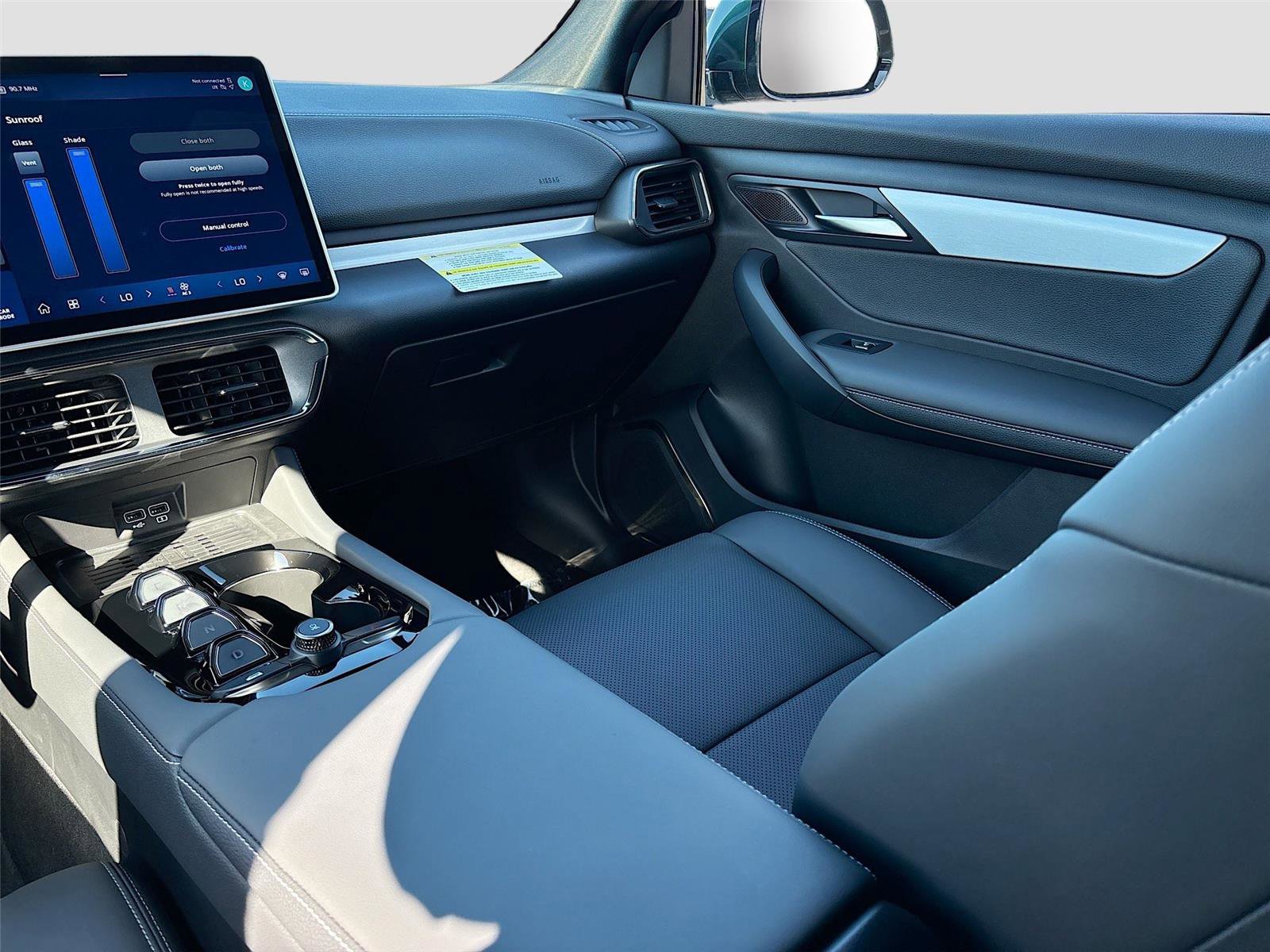 New 2025 VinFast VF 8 Plus image 23