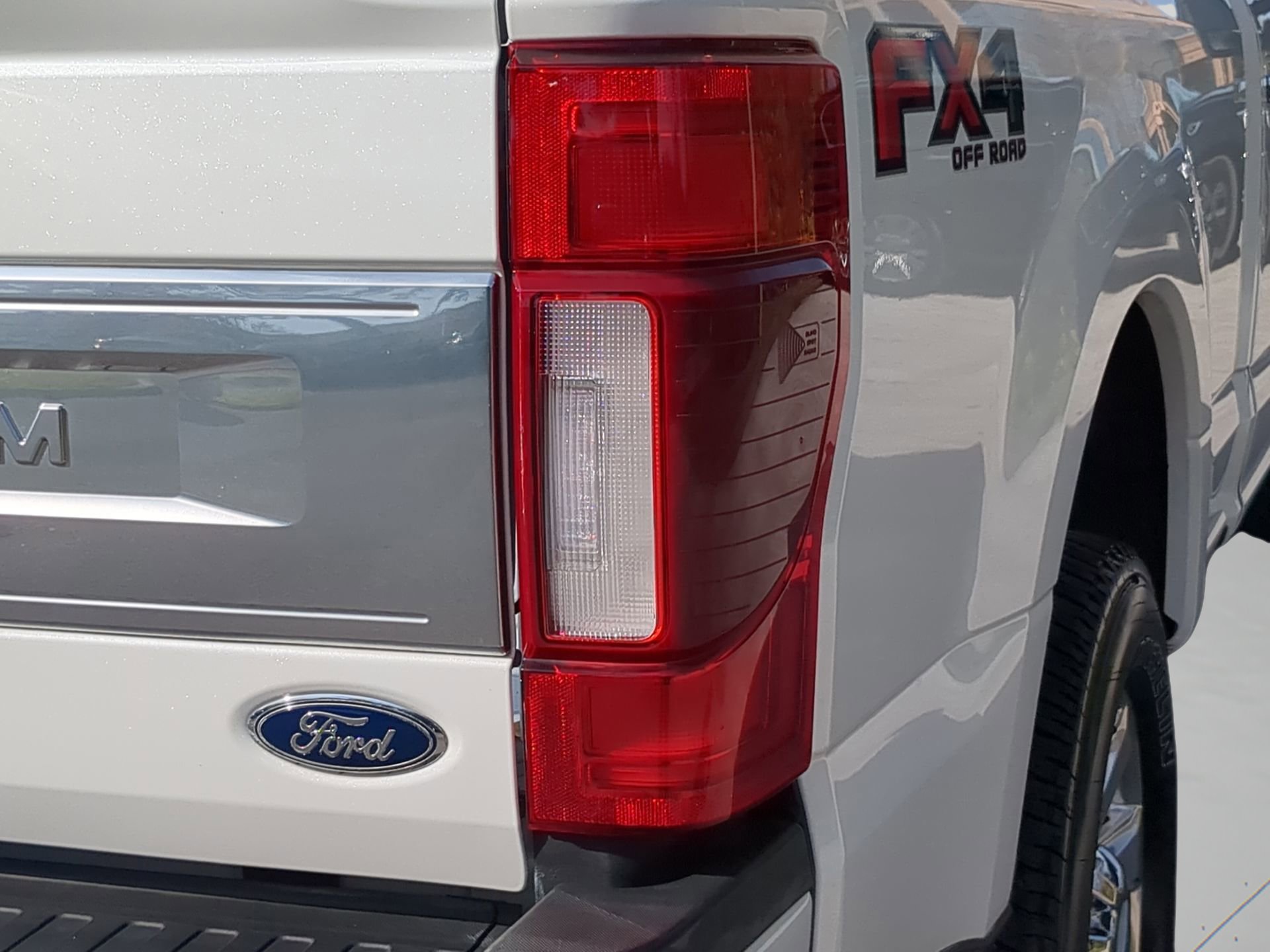 Certified 2022 Ford F250 Platinum w/ FX4 Off-Road Package image 37