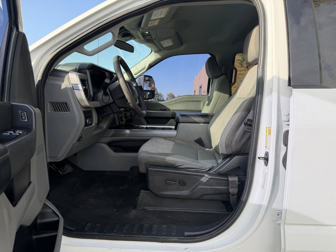 Used 2024 Ford F250 XLT w/ FX4 Off-Road Package AWD/4WD image 5