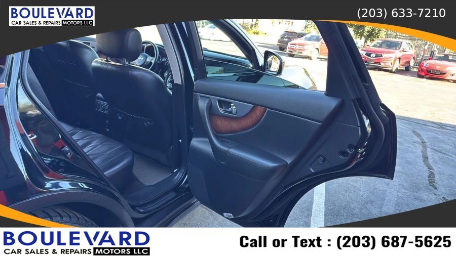 Used 2012 INFINITI FX35 AWD w/ Premium Pkg image 31