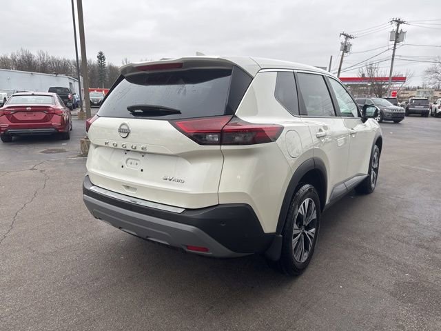 Used 2023 Nissan Rogue SV AWD/4WD image 2