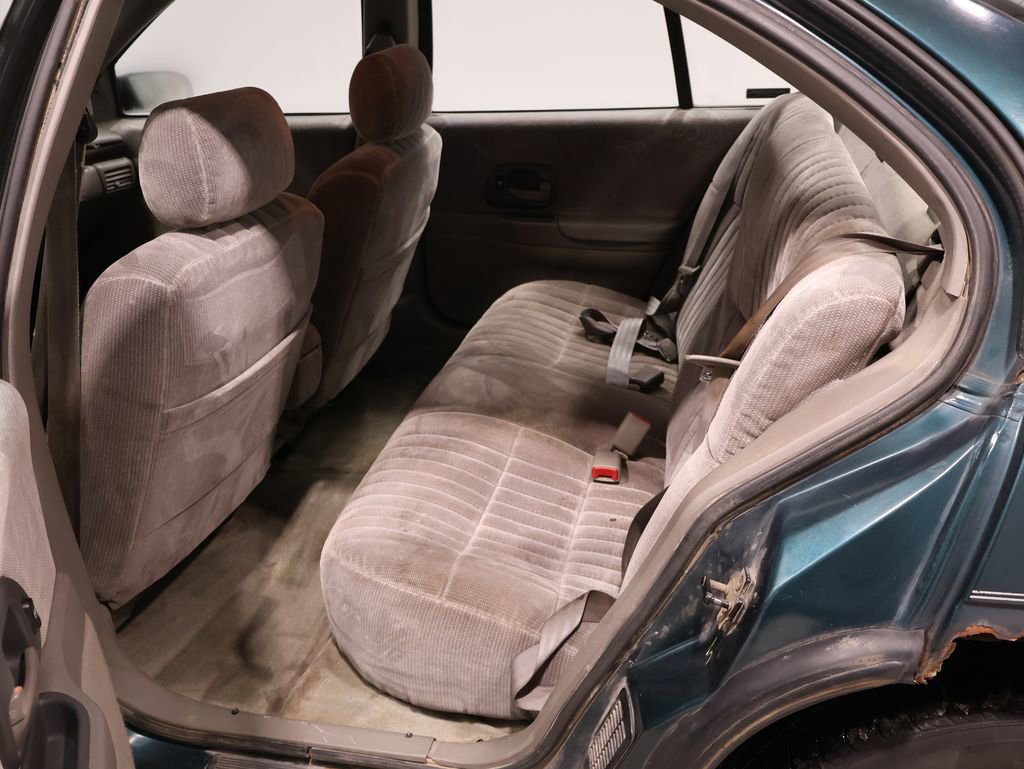 Used 2000 Chevrolet Lumina w/ Preferred Equipment Group image 19