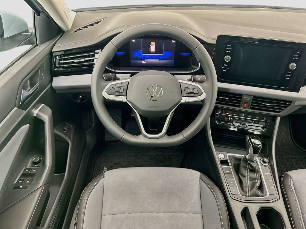 New 2027 Volkswagen Jetta SE FWD image 10