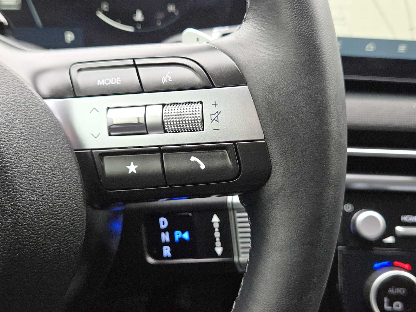 Certified 2025 Hyundai Tucson Limited FWD image 28