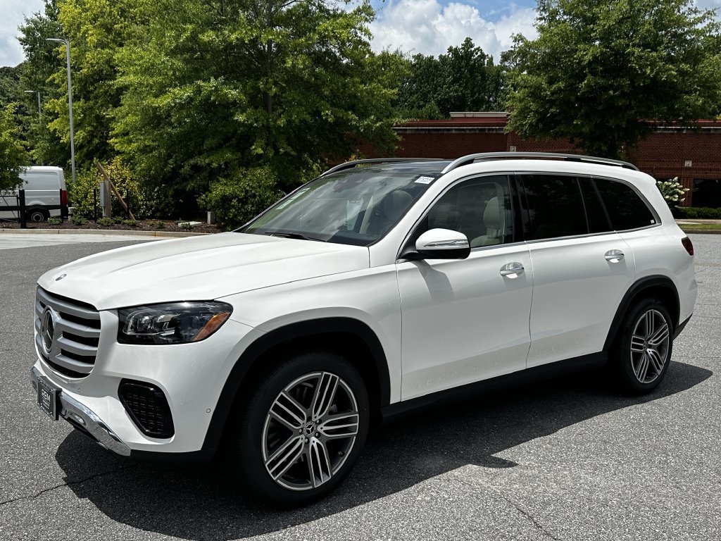 New 2026 Mercedes-Benz GLS 450 4MATIC image 4