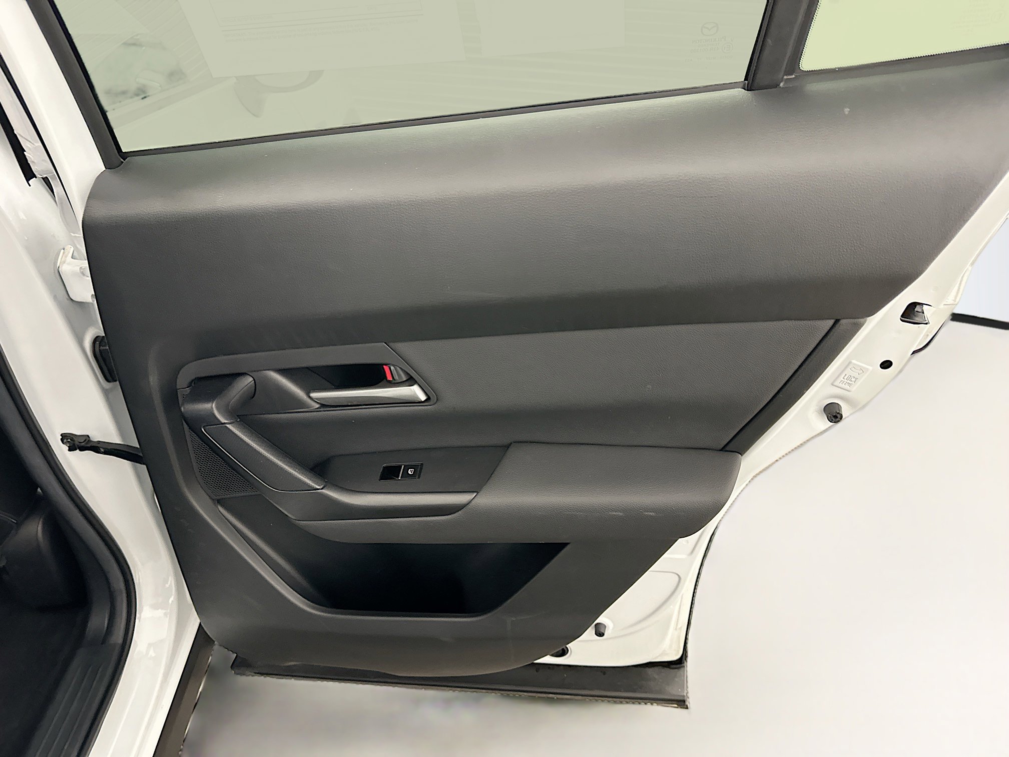 Used 2025 MAZDA CX-50 AWD 2.5 Hybrid w/ Premium Pkg image 31