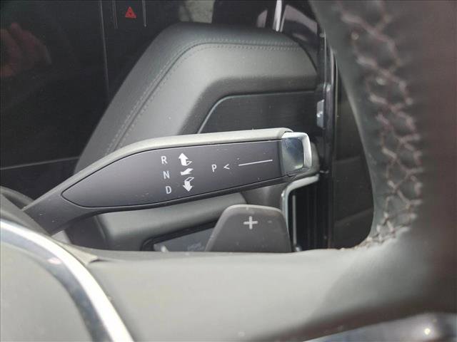 Used 2025 GMC Yukon Denali AWD/4WD image 17