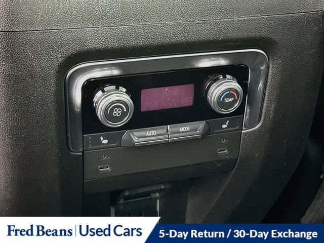 Used 2025 GMC Yukon AT4 w/ AT4 Premium Package AWD/4WD image 34
