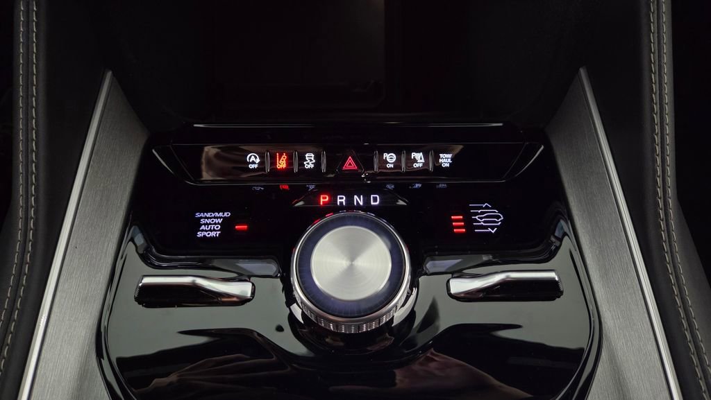 New 2025 Jeep Wagoneer Series III image 25