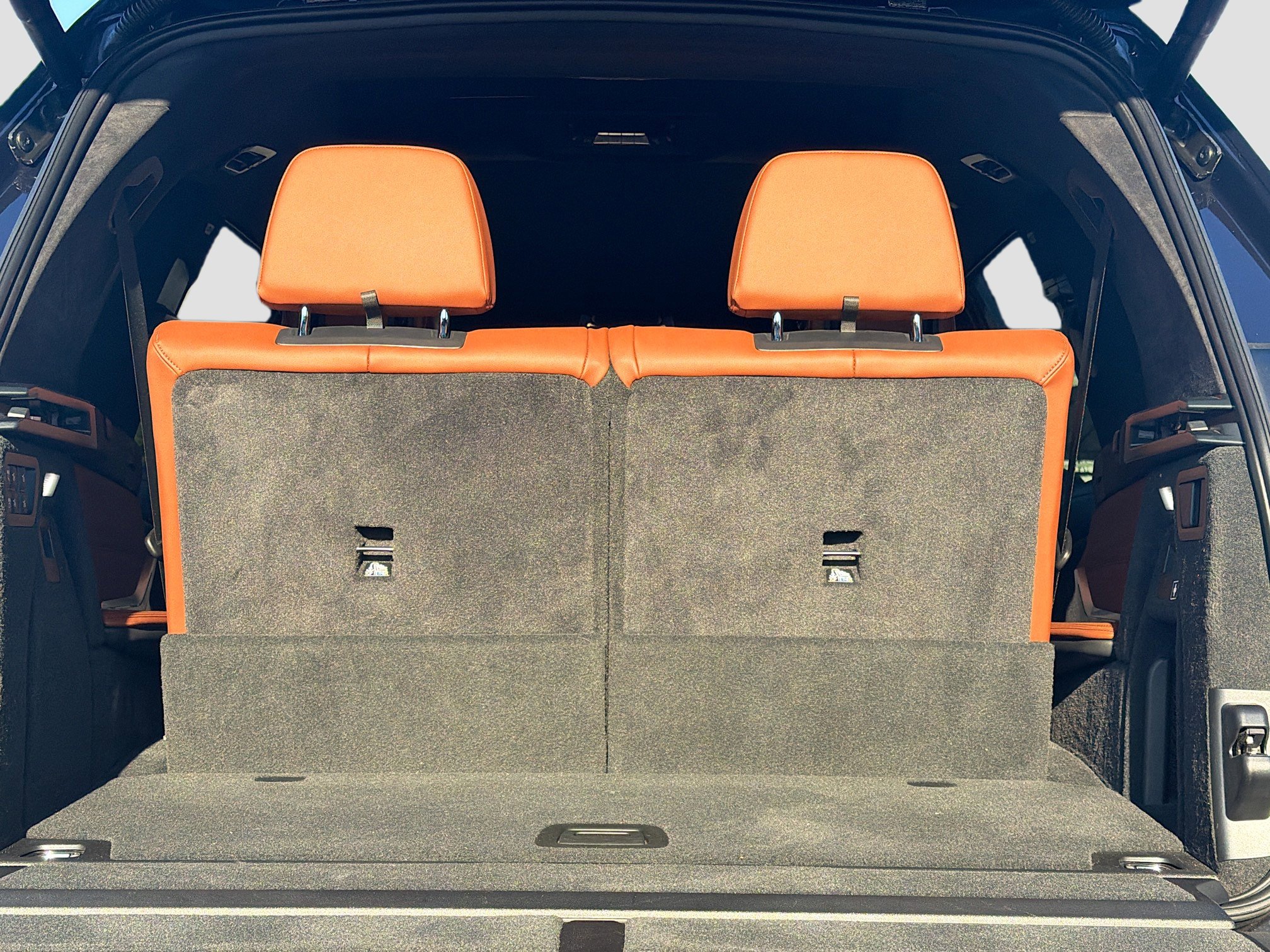 Used 2023 BMW X7 M60i w/ Climate Comfort Package image 11