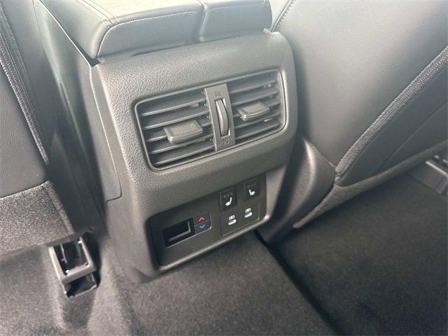 New 2026 Nissan Rogue Platinum image 17