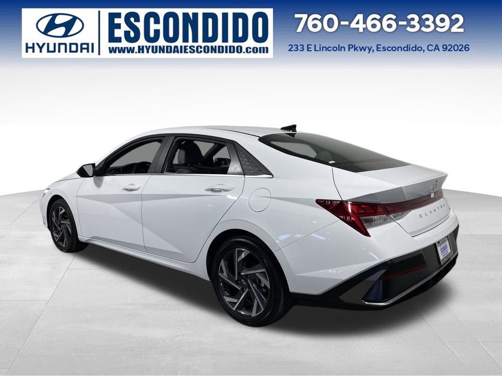New 2025 Hyundai Elantra Limited image 3