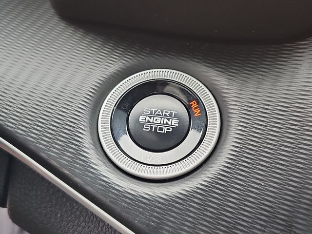 Used 2025 Jeep Grand Cherokee L Laredo w/ Luxury Tech Group I RWD image 23