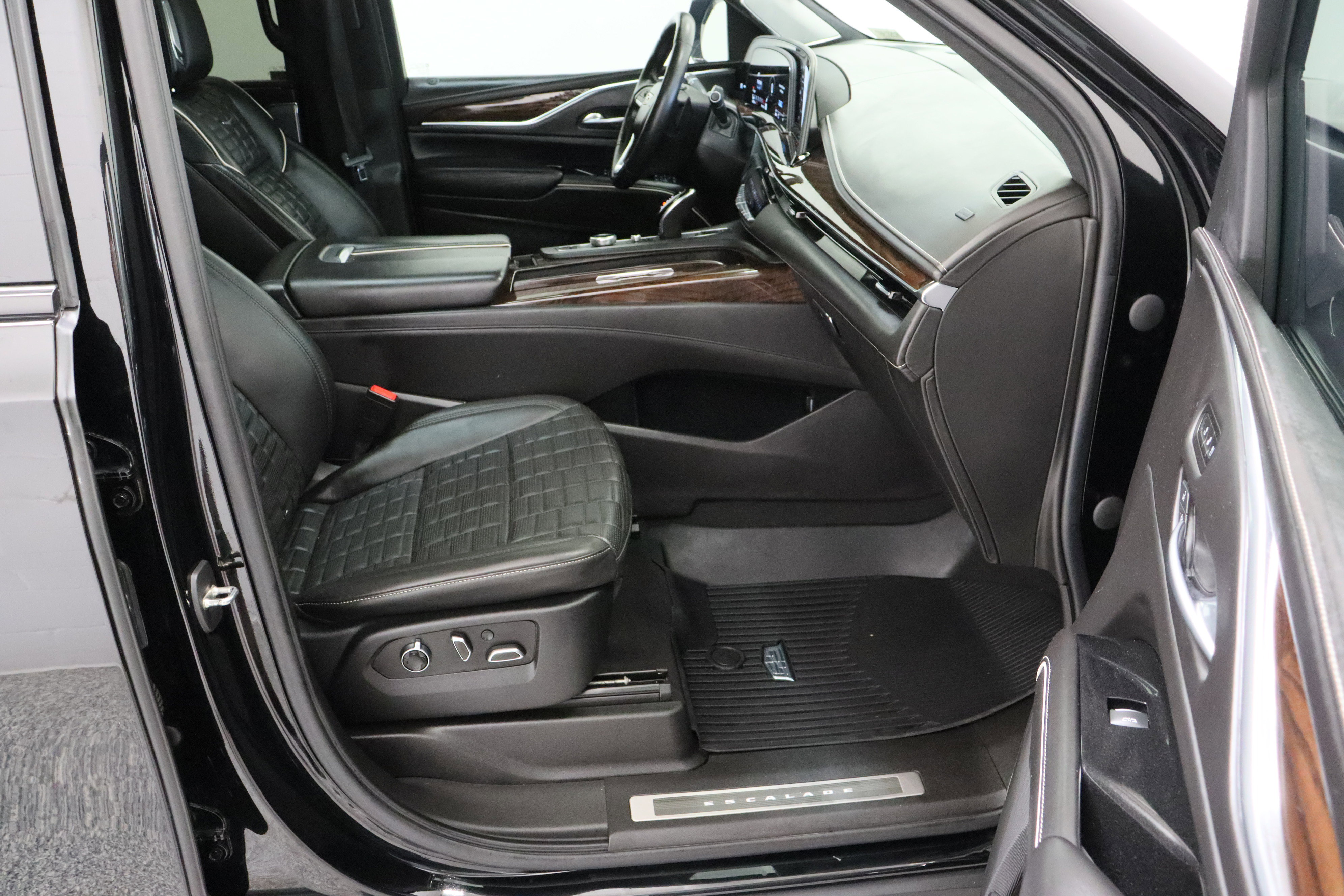 Used 2021 Cadillac Escalade Sport Platinum w/ Heavy-Duty Trailer Package image 49