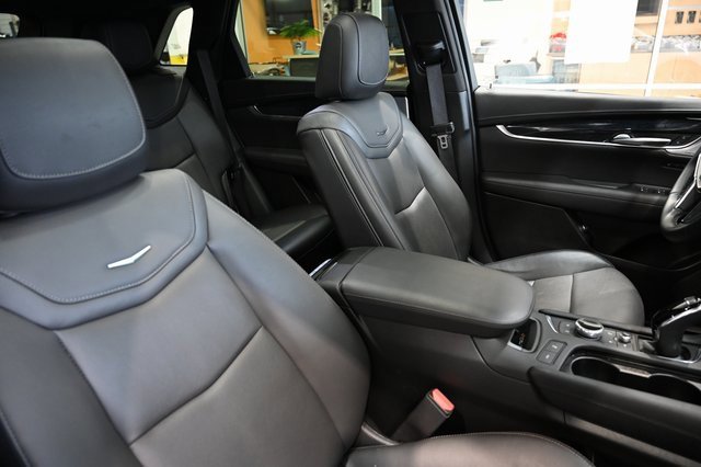 Used 2025 Cadillac XT5 Premium Luxury image 9
